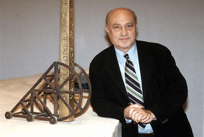 E' morto lo scultore Arnaldo Pomodoro