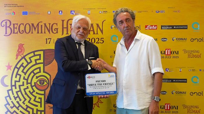 Giffoni Film Fest, Sorrentino consegna ad Anas premio "Drive the Change"