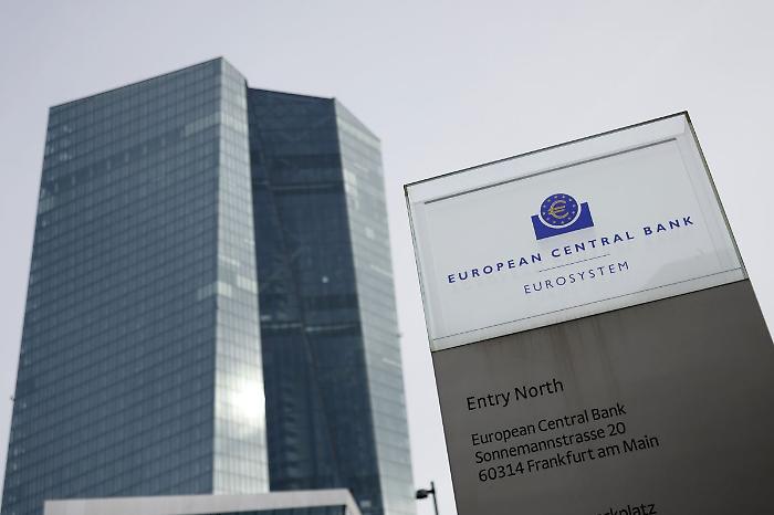 Bce, i tassi d'interesse restano invariati