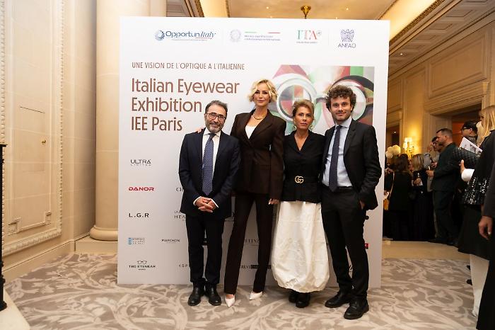 "Italian Eyewear Exhibition", 29 marchi italiani di occhialeria a Parigi