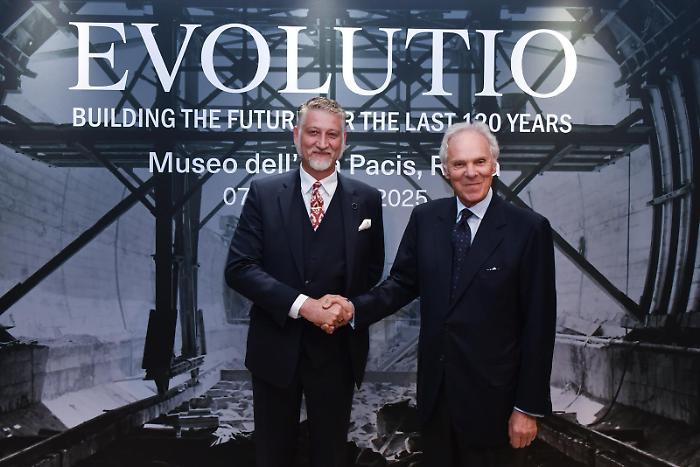 Webuild, il ministro Giuli visita EVOLUTIO "È una mostra sorprendente"