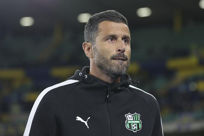 Laurientè e Pinamonti, il Sassuolo vince 2-1 a Cagliari