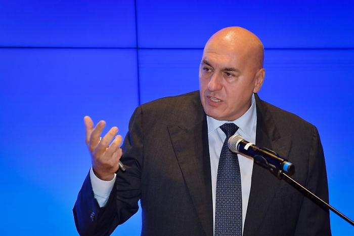 Difesa, Crosetto "Serve investire non perché lo chiede la Nato"