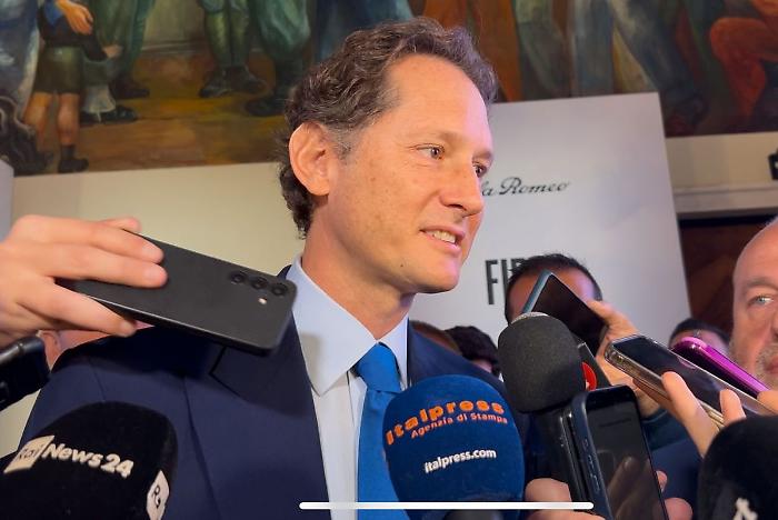 Stoccata Elkann "Piloti Ferrari pensino a guidare e parlino meno"
