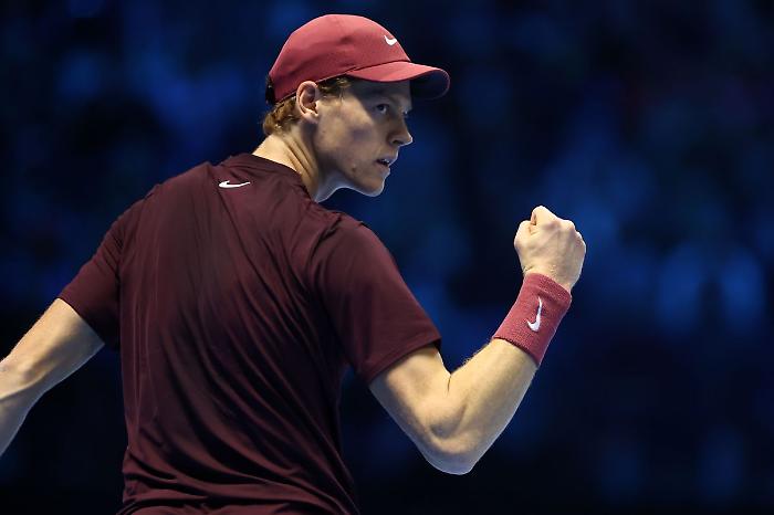 Esordio ok per Sinner alle Atp Finals, Auger-Aliassime ko in due set