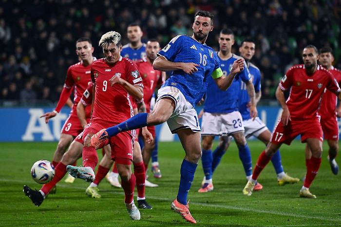 L'Italia vince in Moldova 2-0, decidono nel finale Mancini ed Esposito
