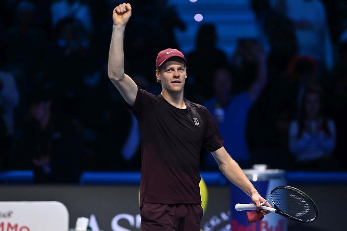 Sinner ancora re dei "Maestri", Alcaraz ko in 2 set a Torino