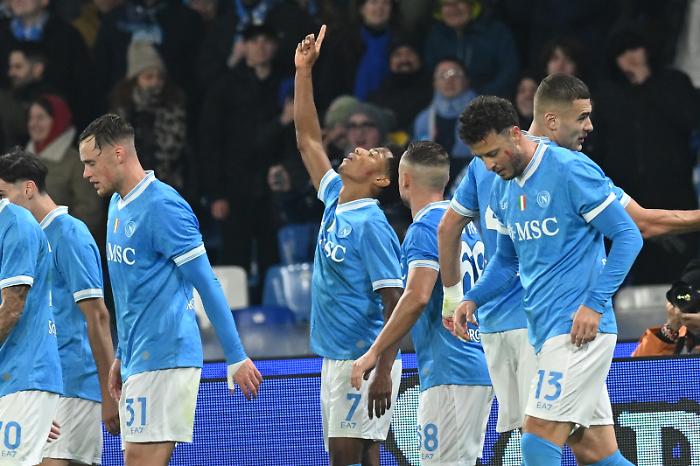 Il Napoli rinasce al Maradona: Atalanta ko, Conte torna a sorridere