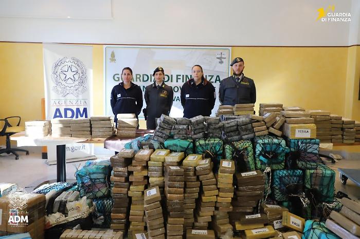 Genova, maxi sequestro all'interno del Porto di 2 tonnellate di cocaina