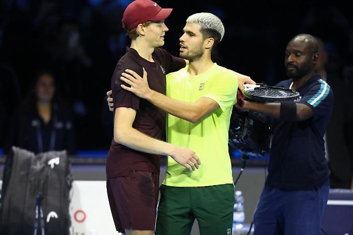 Ad Alcaraz la prima sfida del 2026, Sinner ko nel match esibizione di Seul