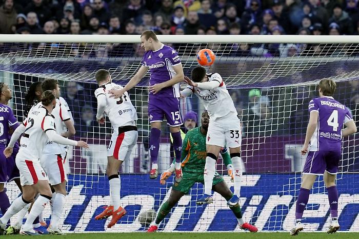 Nkunku salva il Milan e beffa la Fiorentina al 90&deg;, al Franchi finisce 1-1