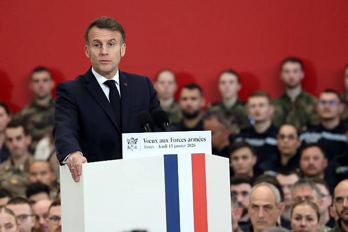 Groenlandia, Macron risponde a Trump "Minacce dazi inaccettabili"