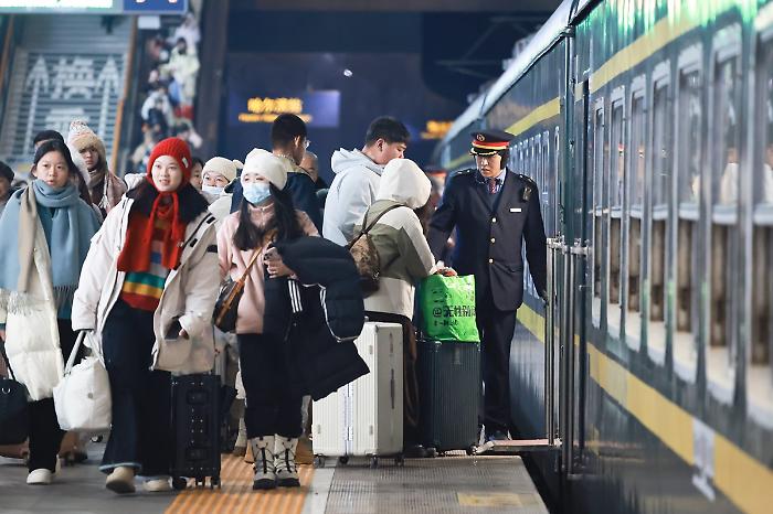 Cina, aumentano i viaggi interregionali di passeggeri, + 3,5%