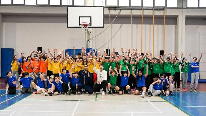 Flaccadori e Magnini a scuola a Milano: sport come antidoto al drop-out giovanile