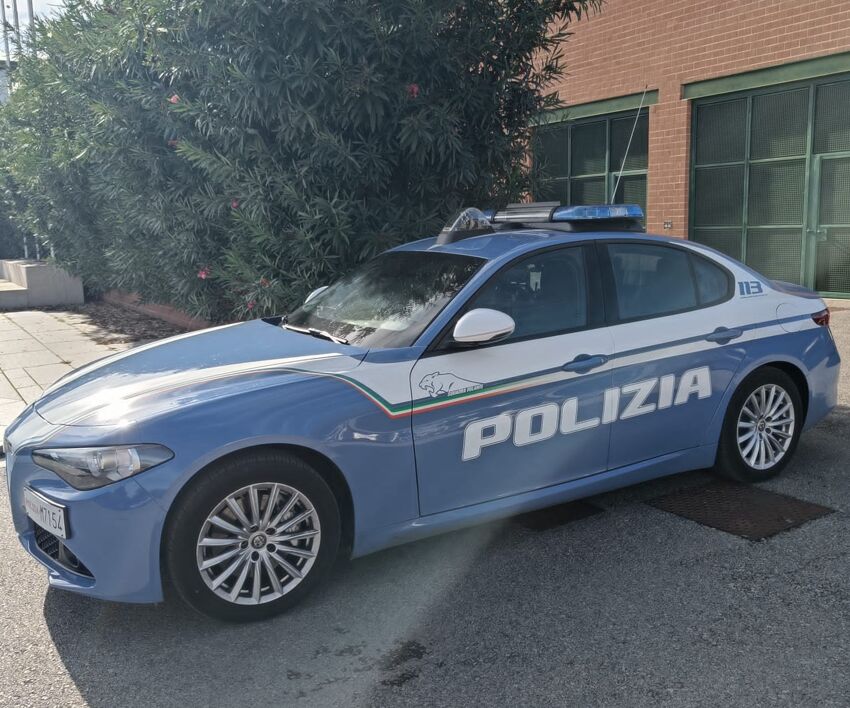 polizia macchina