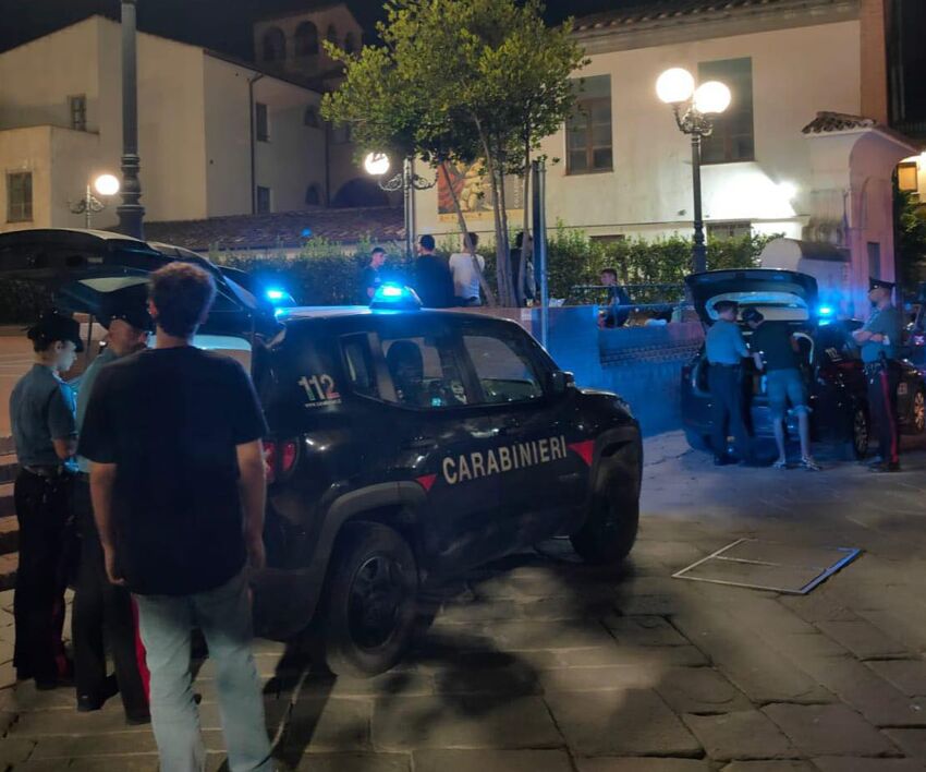 Controlli dei carabinieri in centro a Grosseto